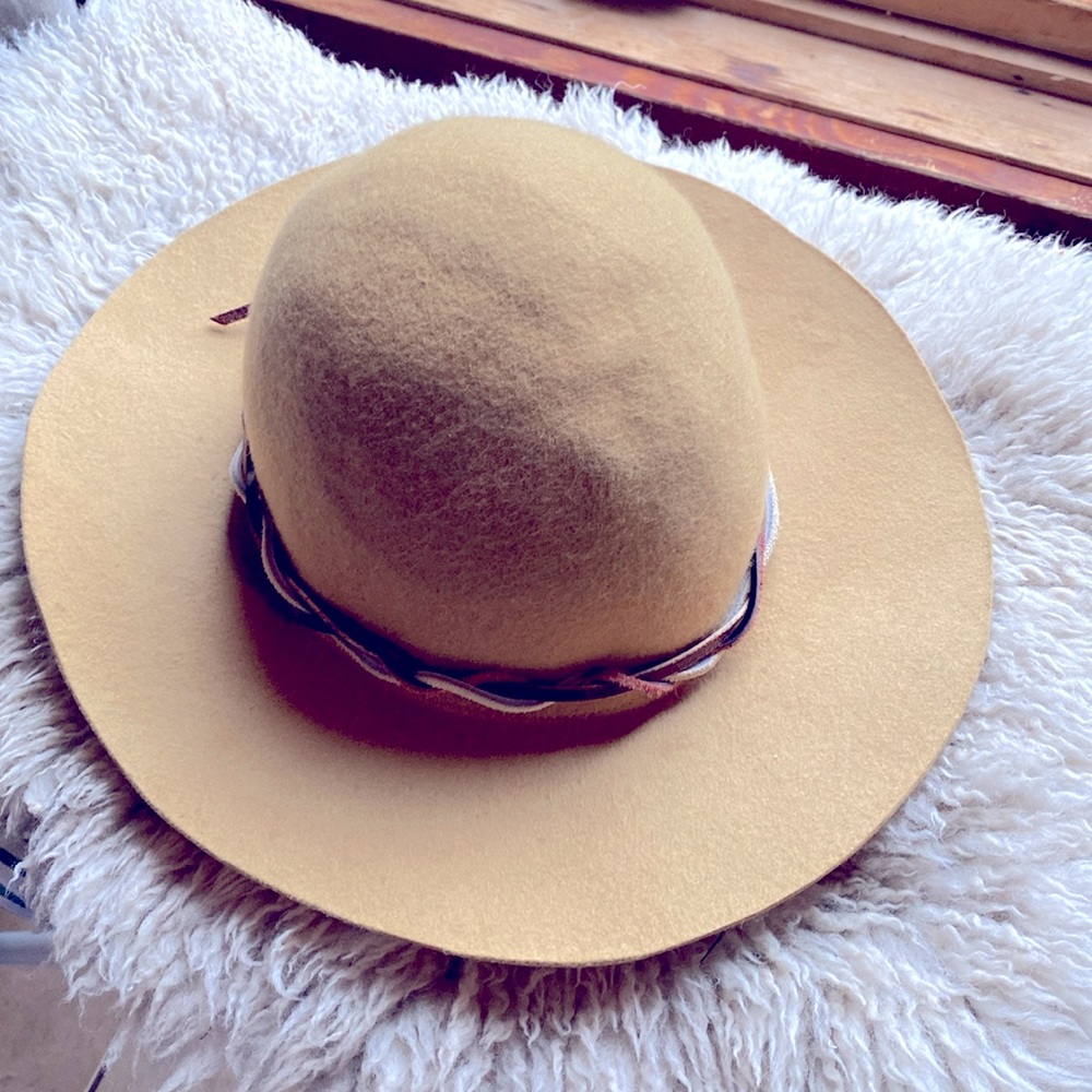 100% Wool brimmed hat - yellow